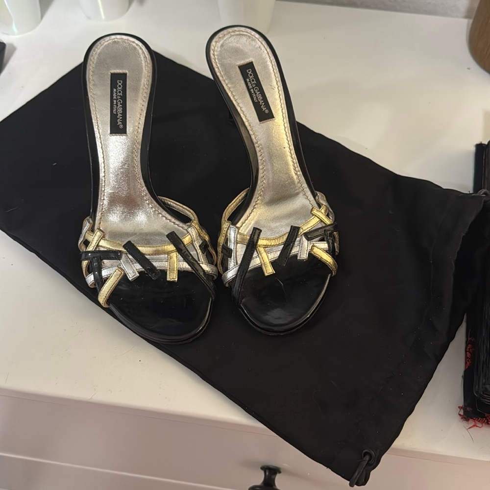 Dolce & Gabbana Women's Black and Gold Heels